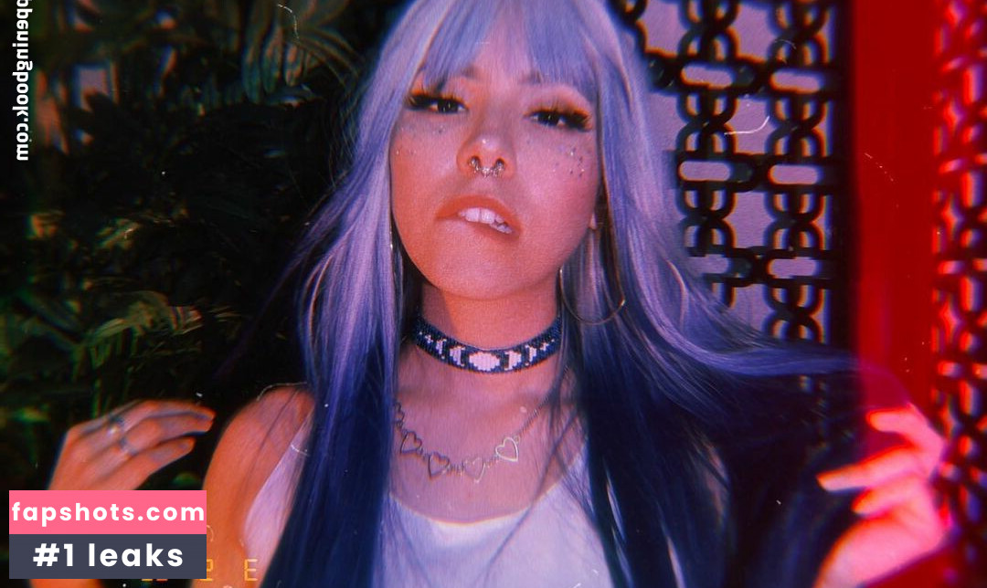 Luna Bloom gallery photo #74