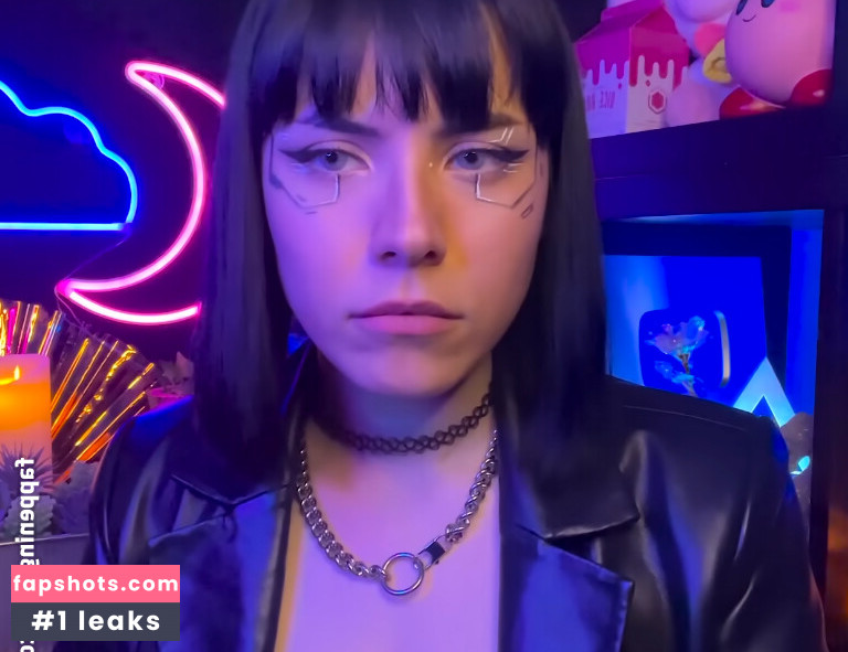 Luna Bloom gallery photo #9