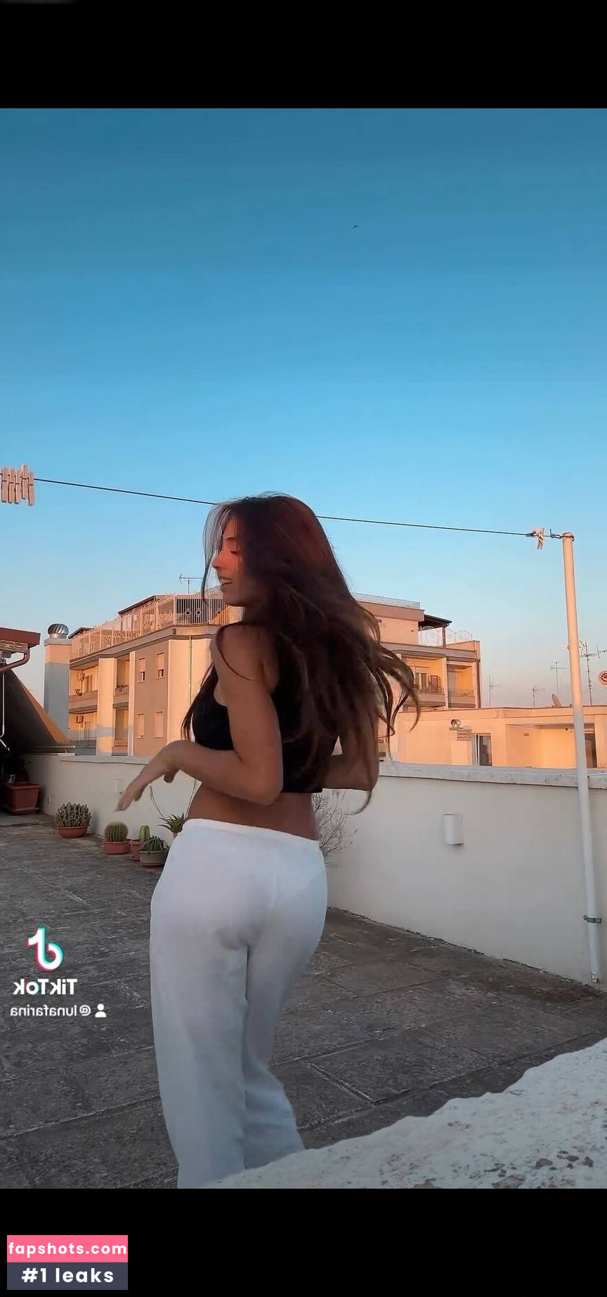 Luna Farina nude babe gallery