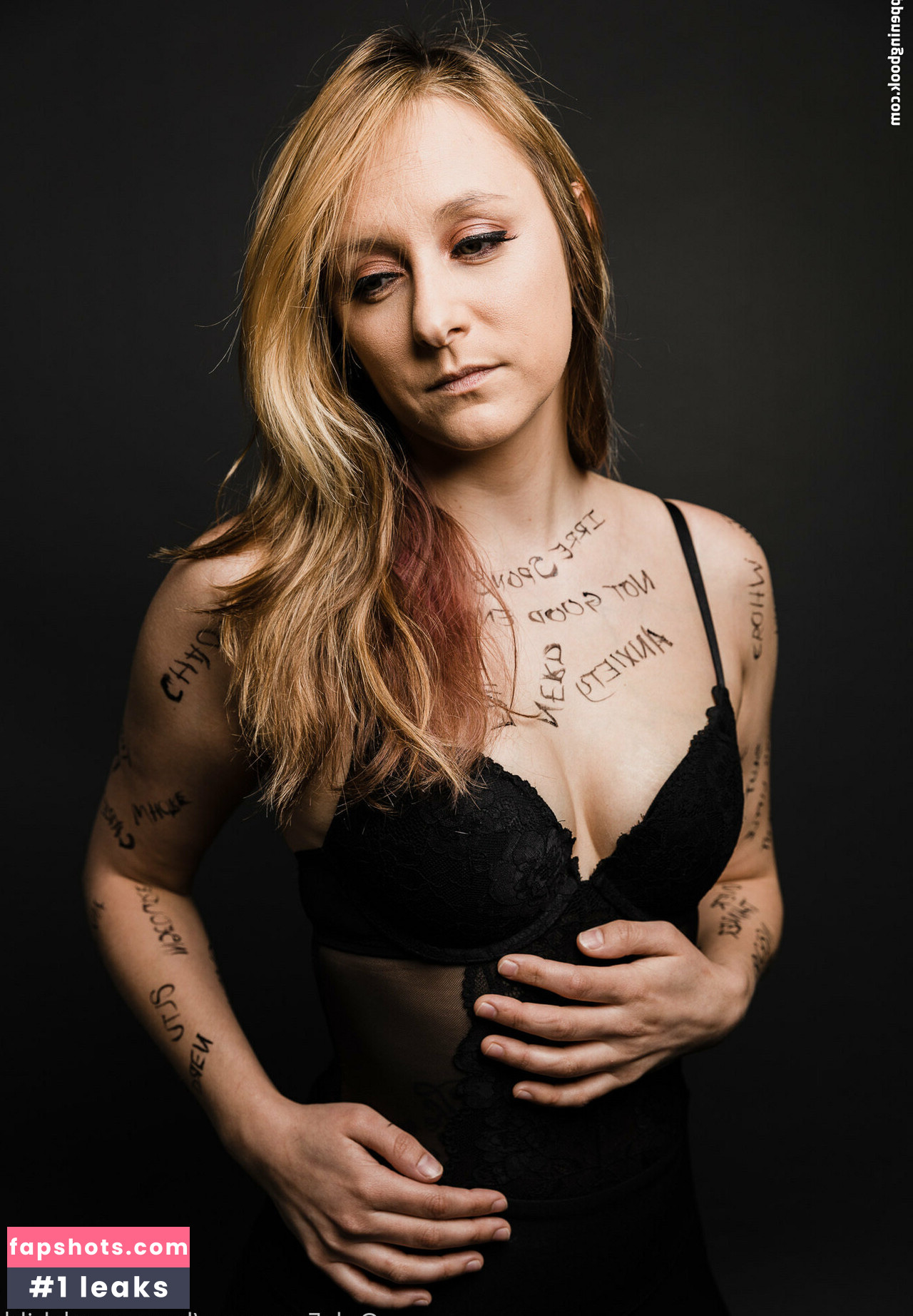 luna_goodchild gallery photo #24