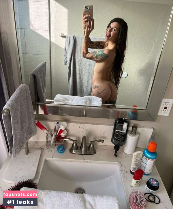 Luna Lovely gallery photo #8