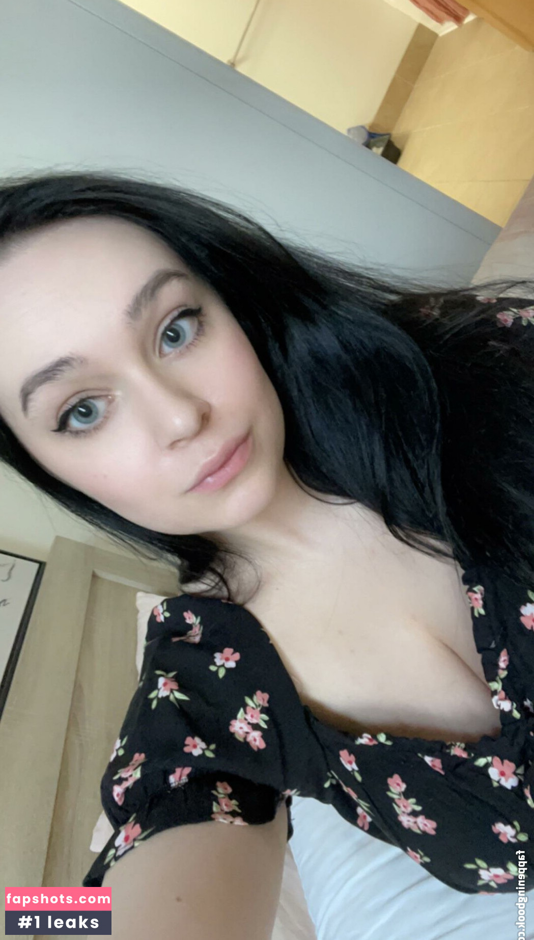 Luna Moon gallery photo #24