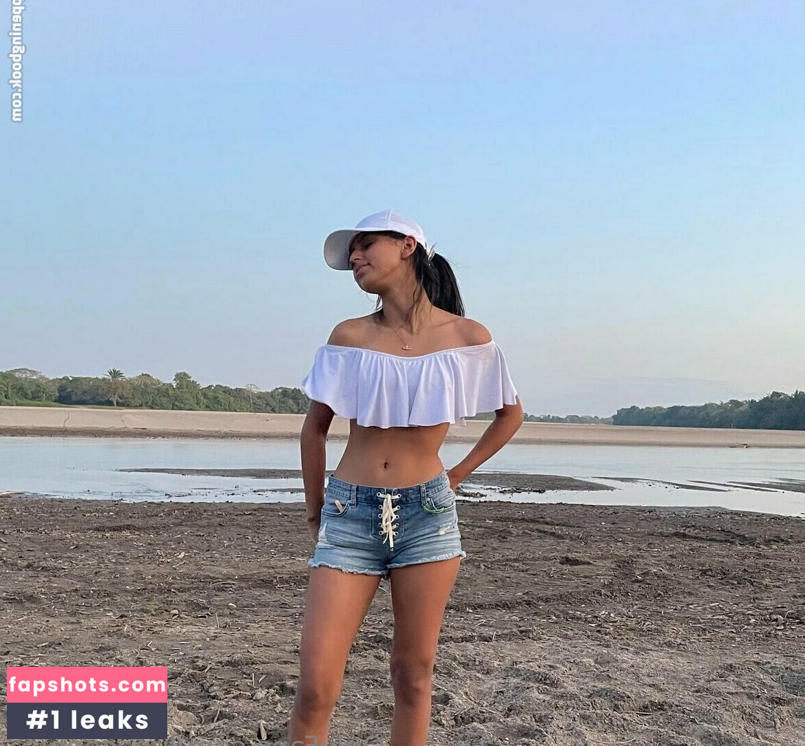 Luna Sophia gallery photo #40