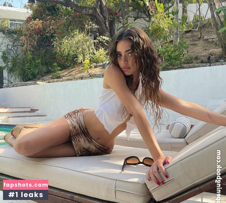 Luna Sophia gallery photo #5