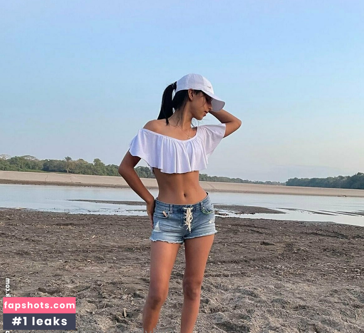 Luna Sophia gallery photo #44