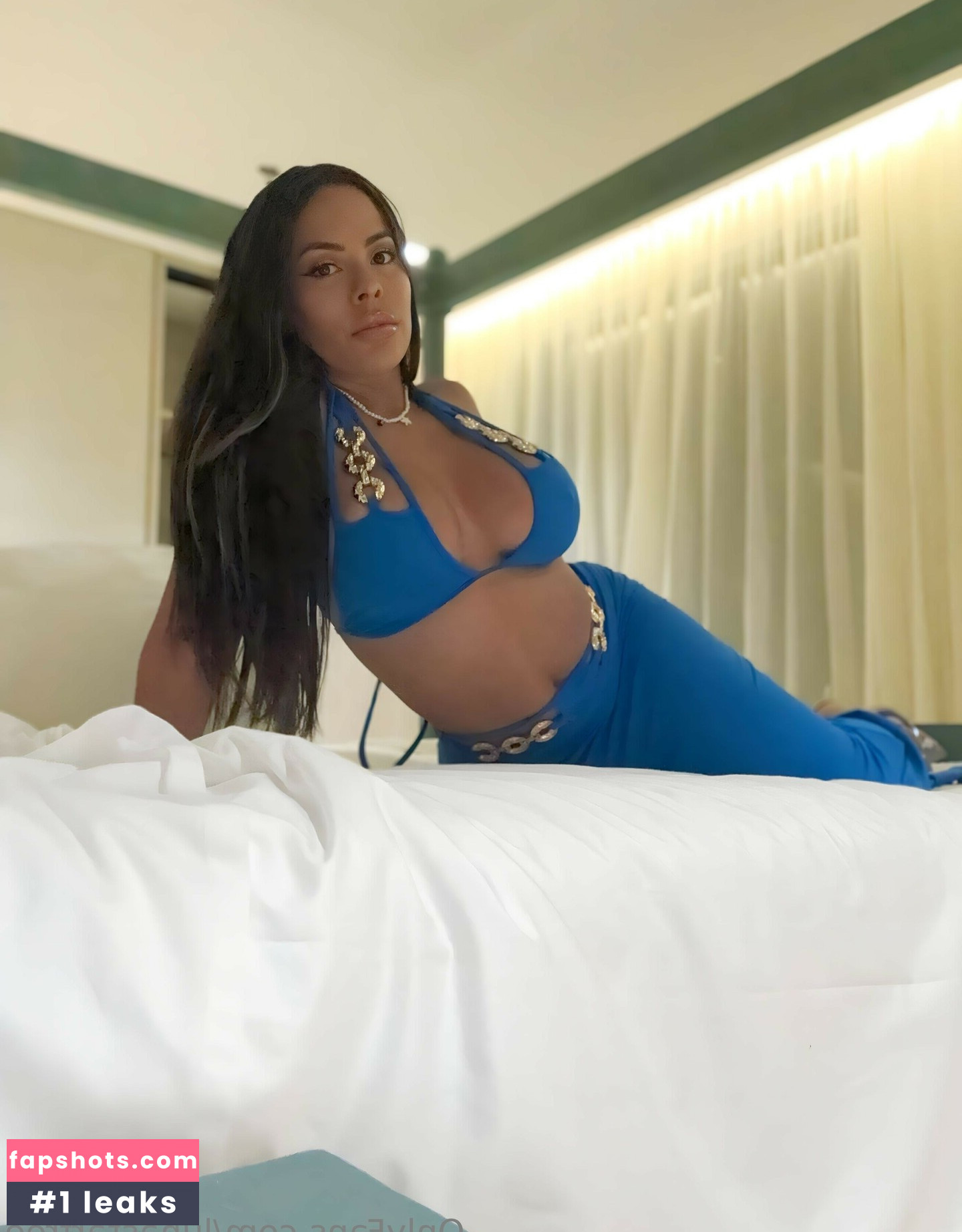 Luna Star gallery photo #21