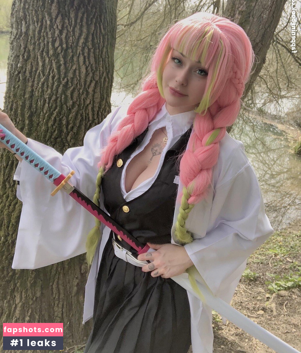 lunachan_tv gallery photo #8