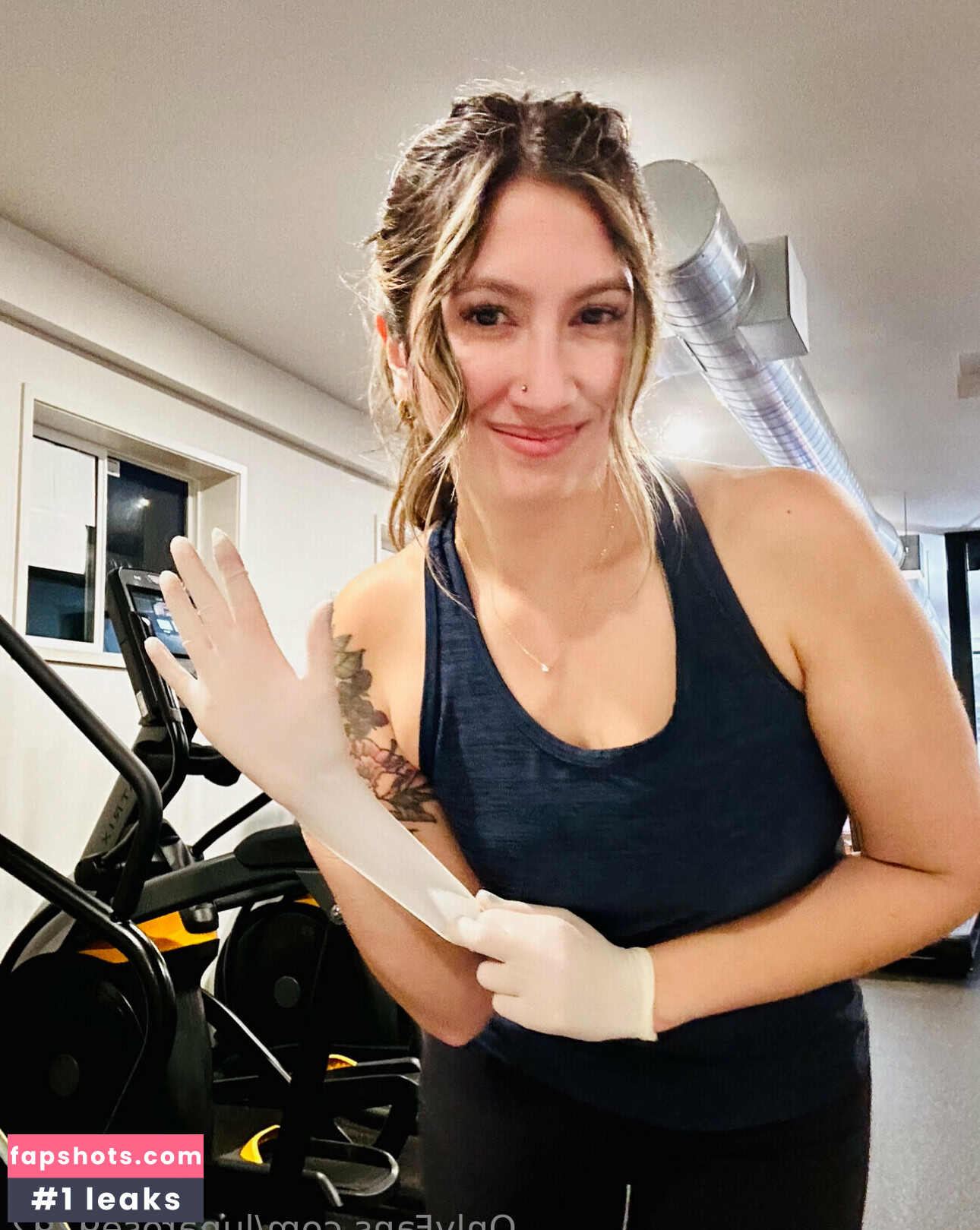 Lunarose9292 gallery photo #2