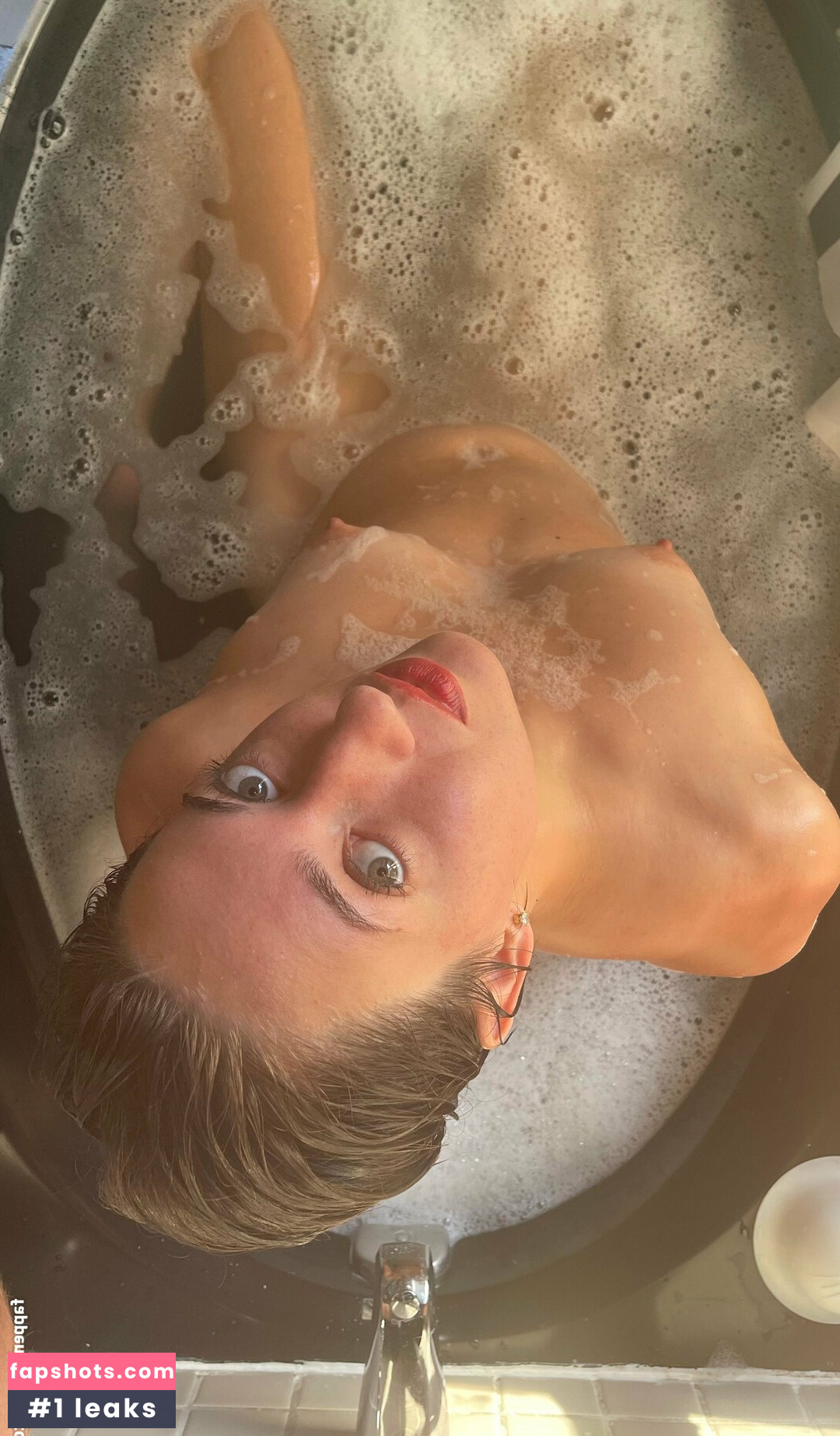 Lunathenoodle gallery photo #25