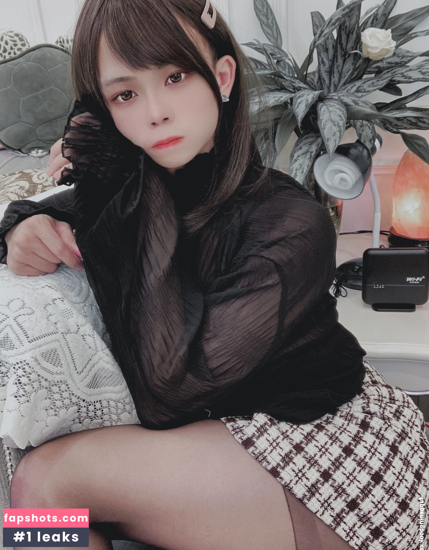 Luoluo gallery photo #2