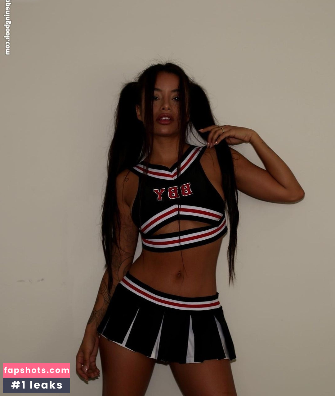 Lupe Fuentes gallery photo #24