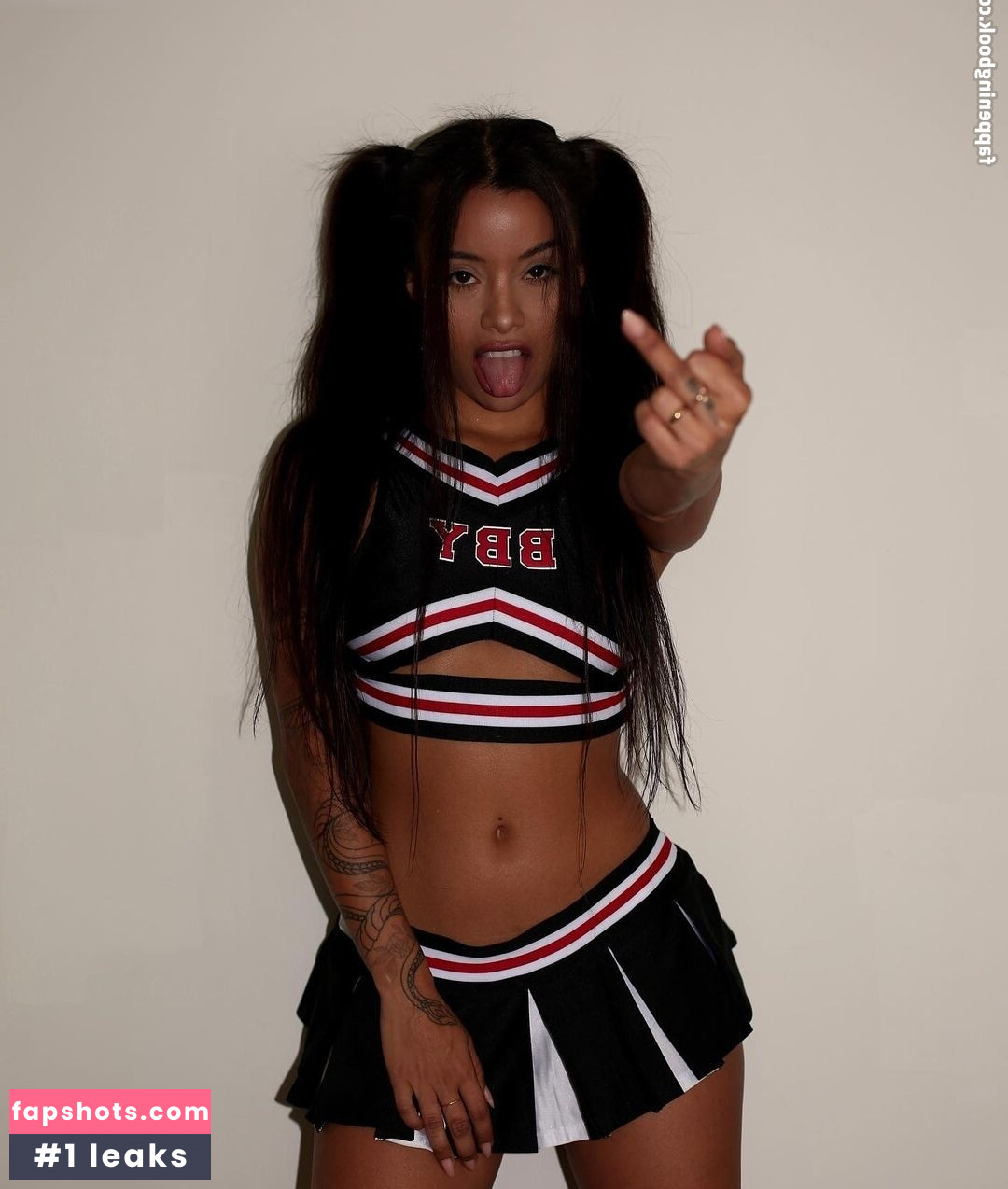 Lupe Fuentes gallery photo #25