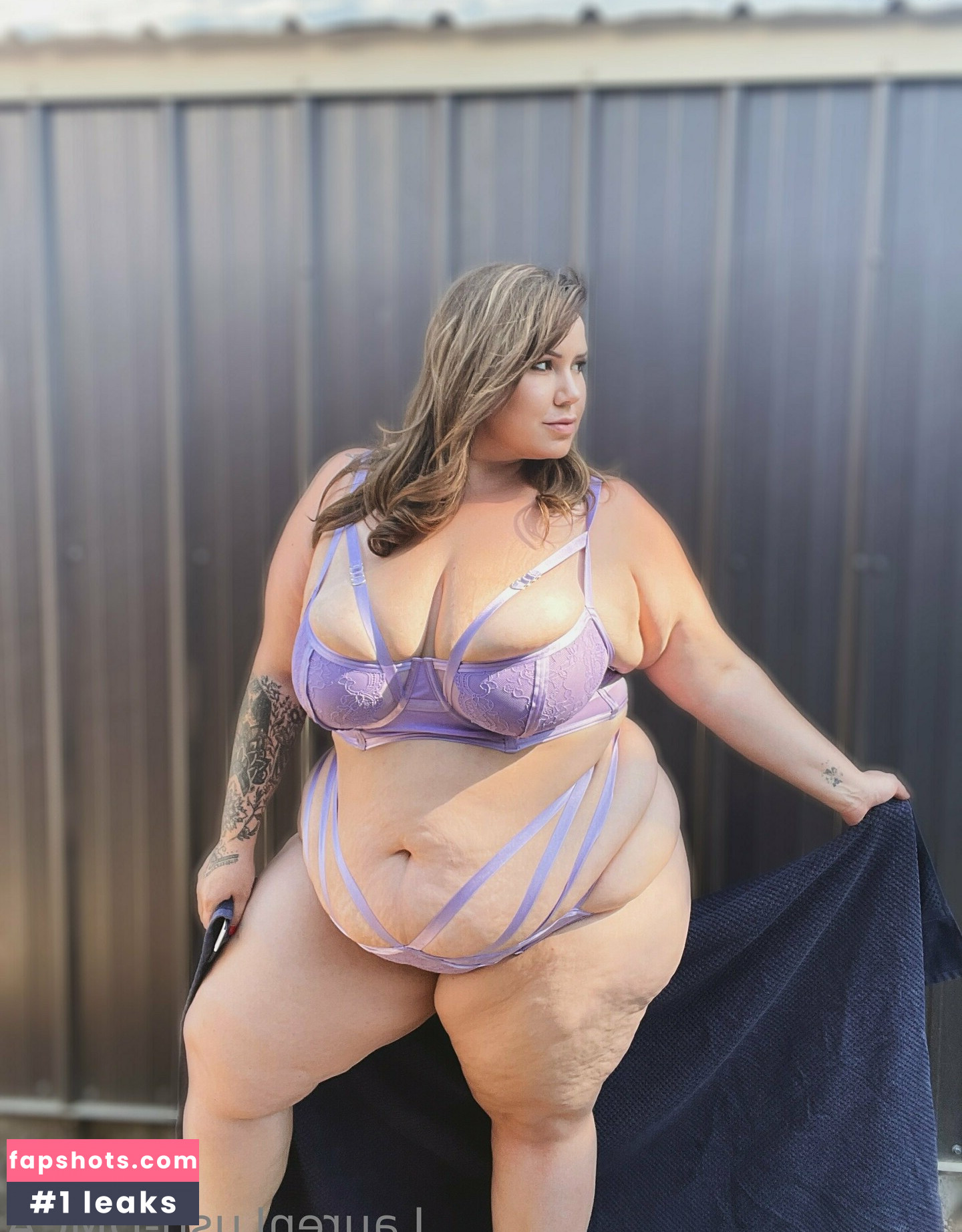 lush_lauren gallery photo #5