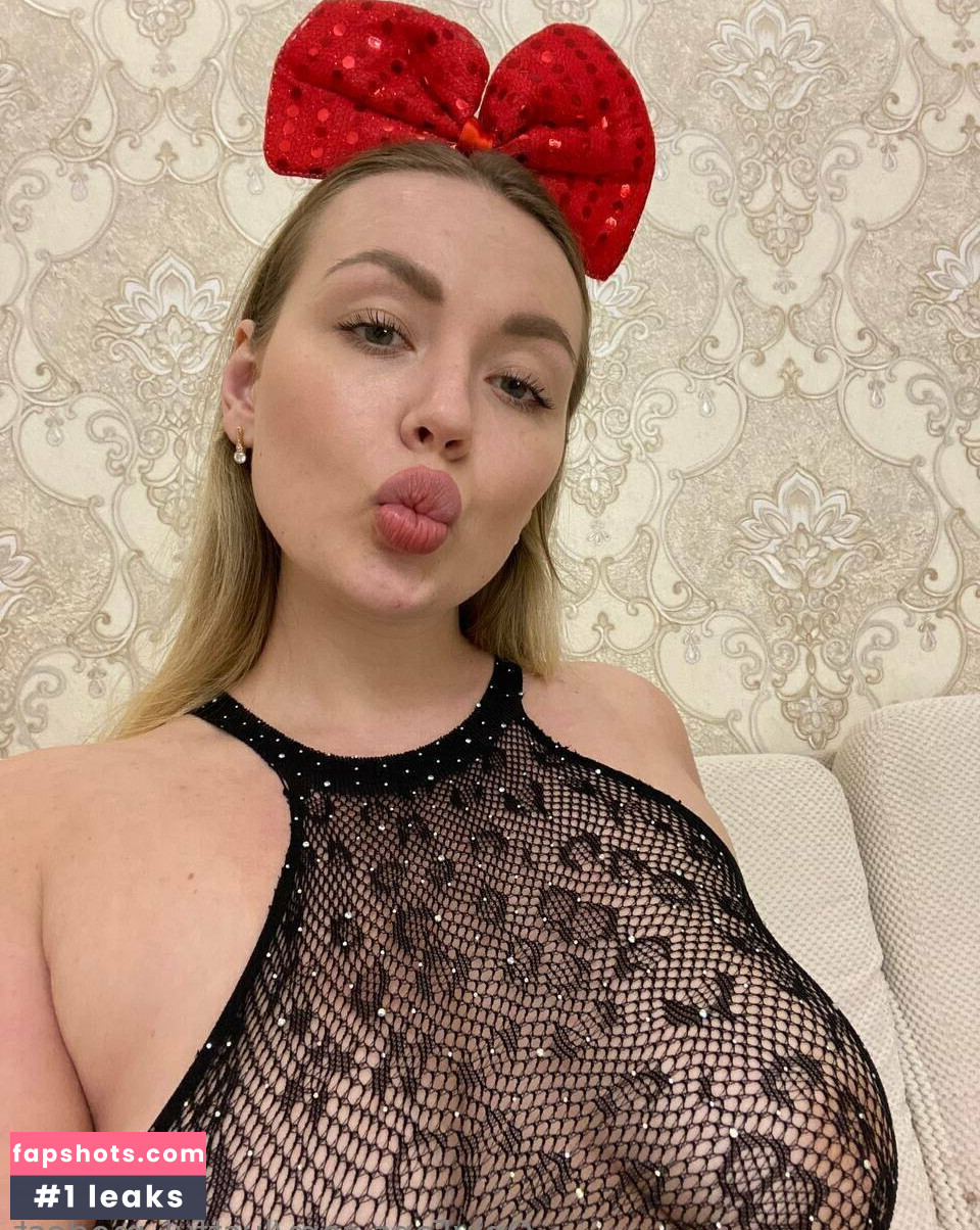 lustful_modest gallery photo #9