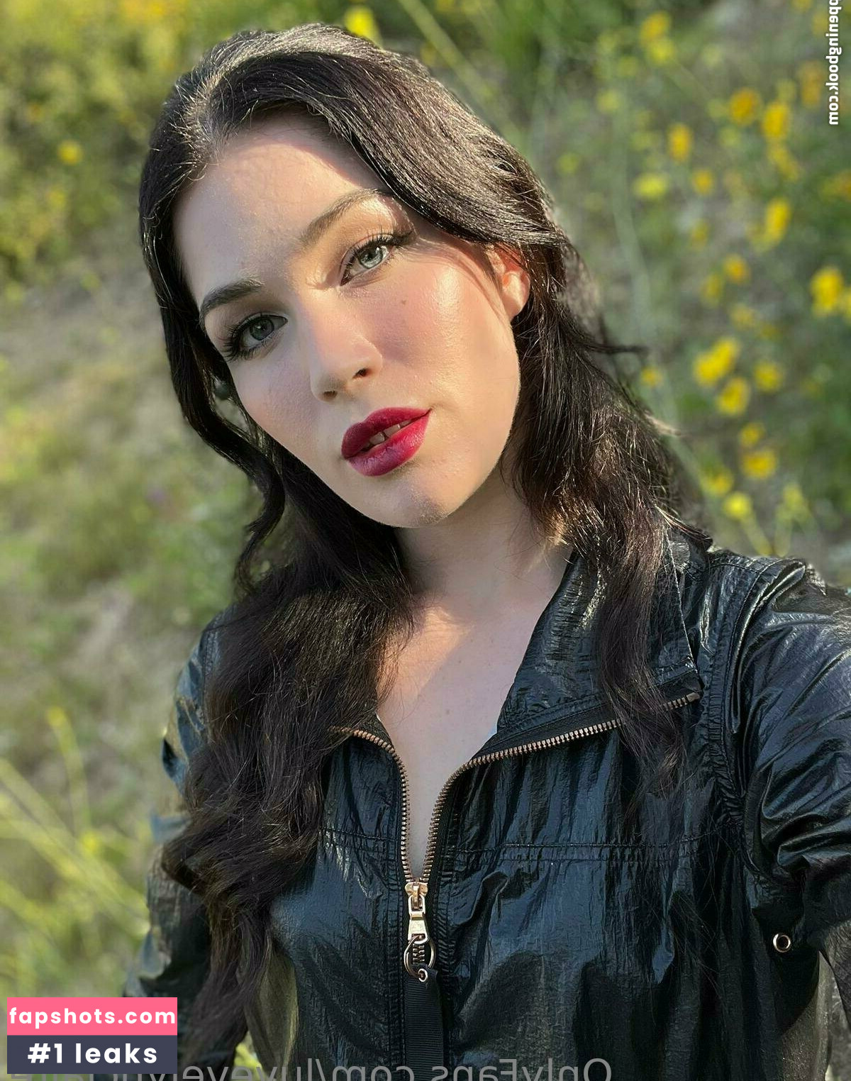 luvevelynclaire Nude Leaks OnlyFans Photos #25 - LeakJerk