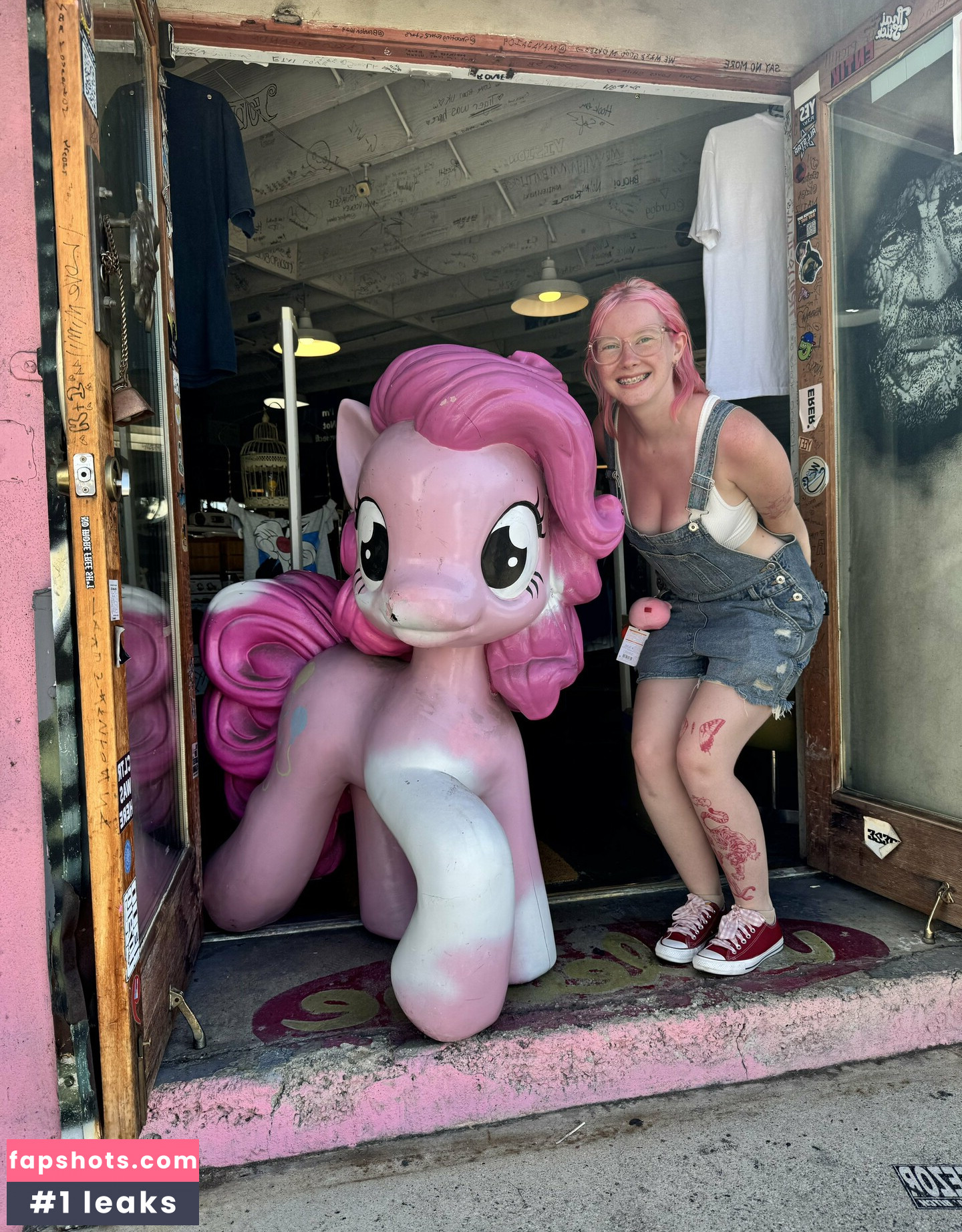 Luvliii gallery photo #26