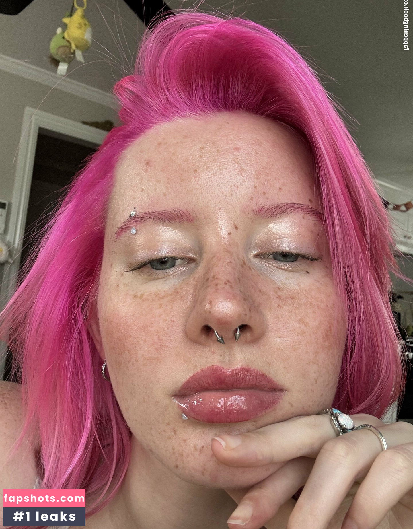 Luvliii gallery photo #27