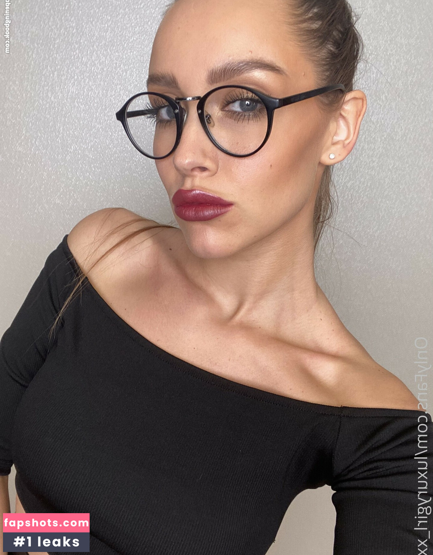 LuxuryGirl gallery photo #132