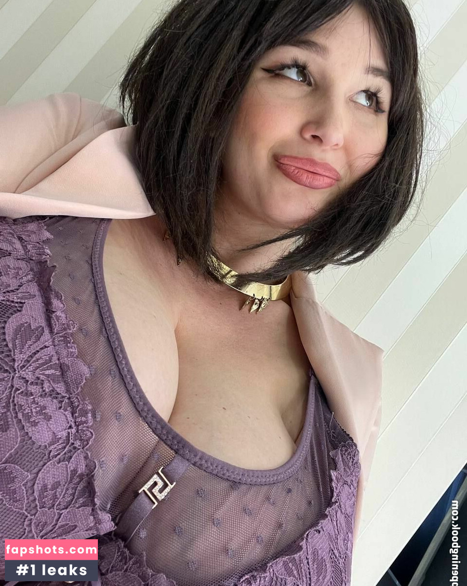 LuxuryModel gallery photo #7