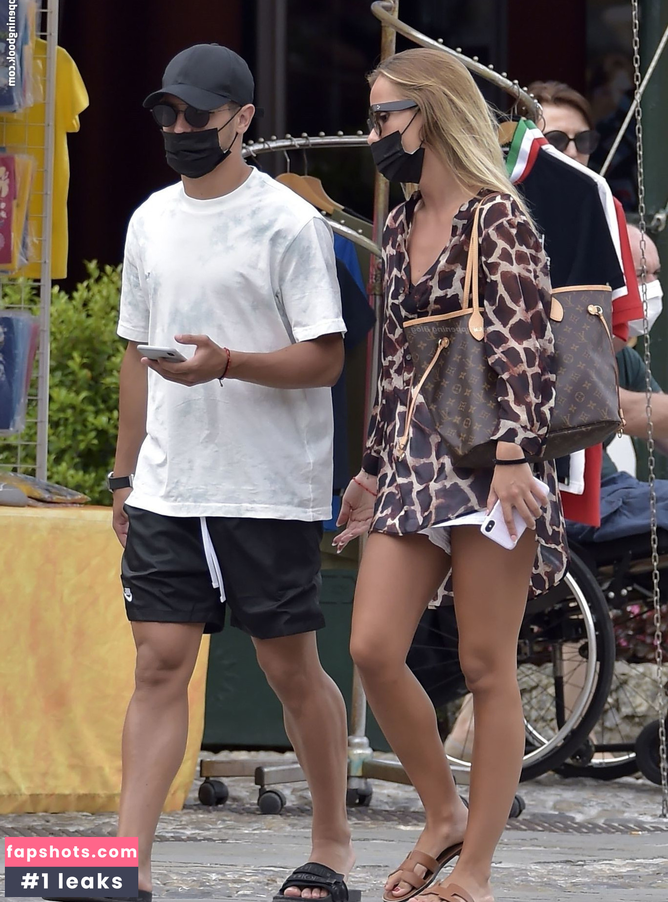 Luz Mendez gallery photo #2