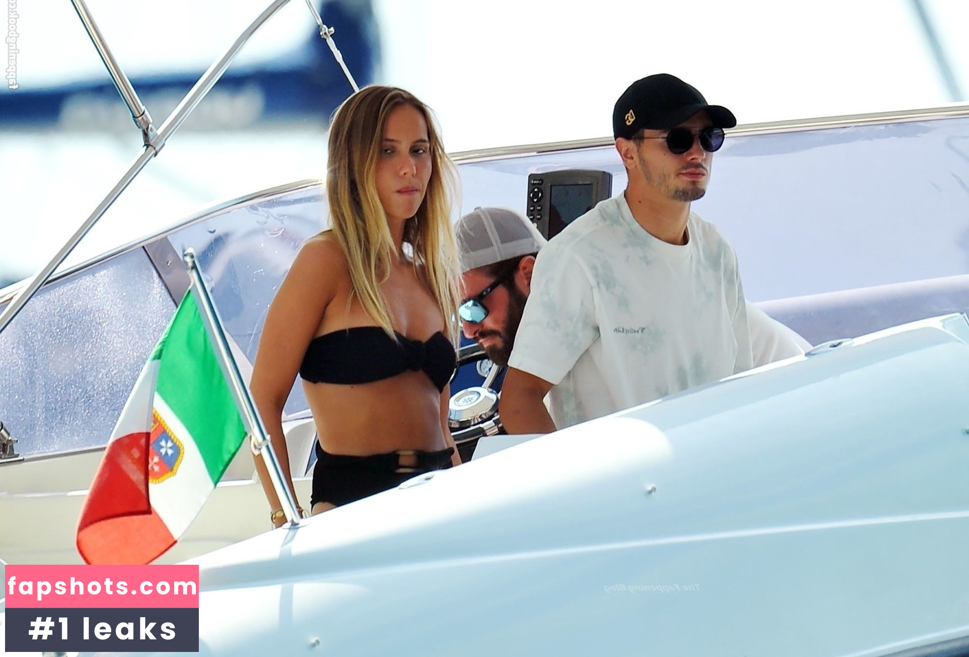 Luz Mendez nude babe gallery