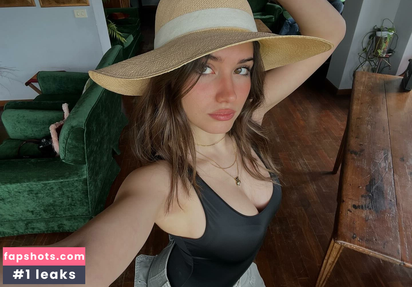 Luza Mogyorosi gallery photo #29