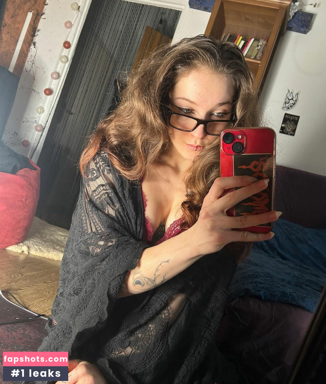 lydia.blackwood gallery photo #4