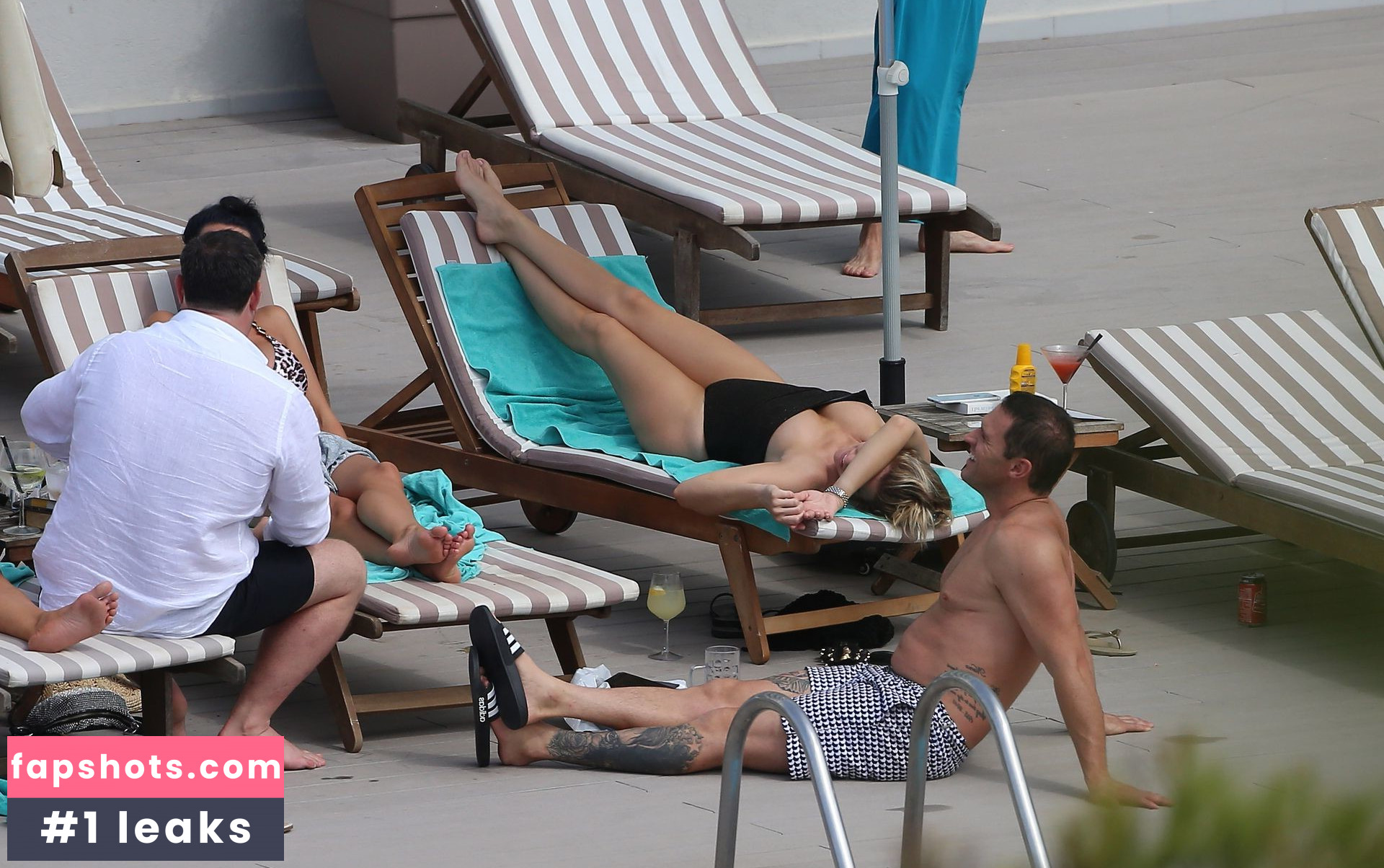 Lydia Bright gallery photo #13