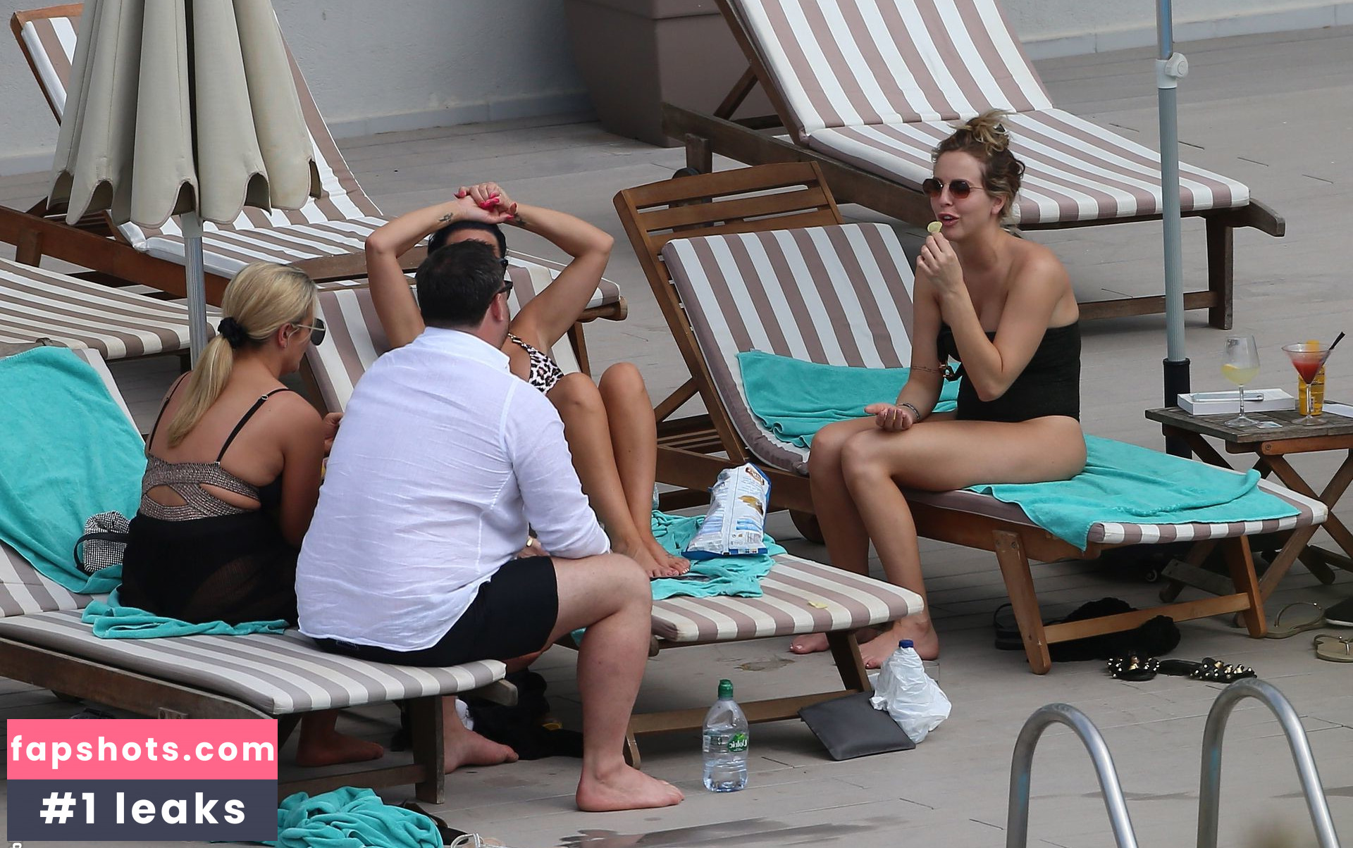 Lydia Bright gallery photo #5