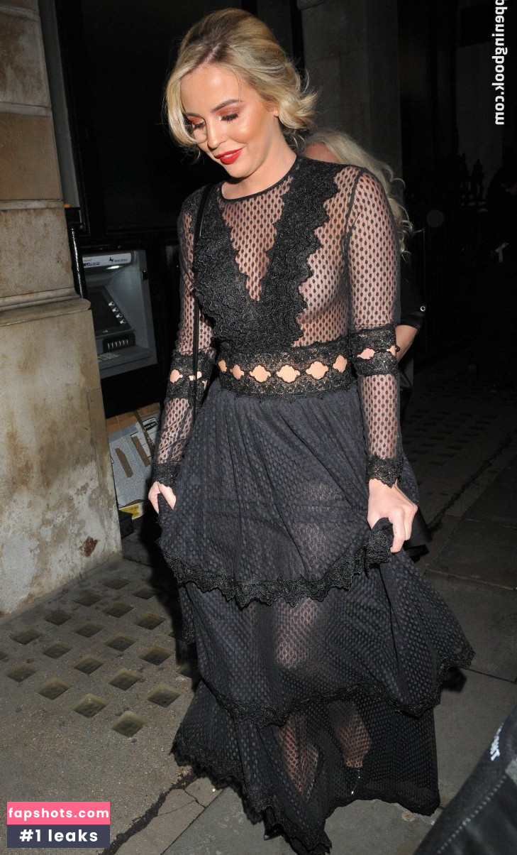 Lydia Bright gallery photo #42