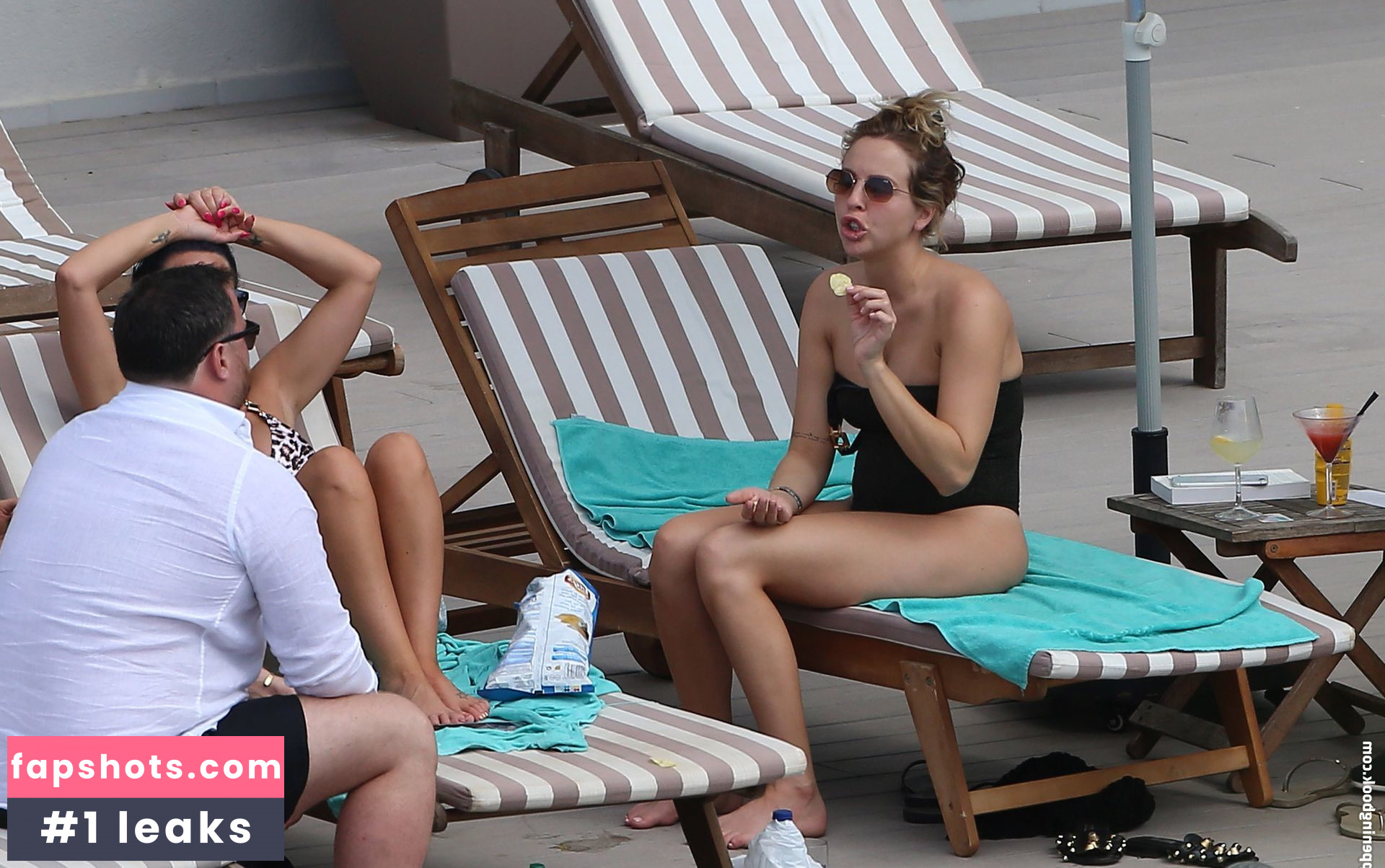 Lydia Bright gallery photo #6