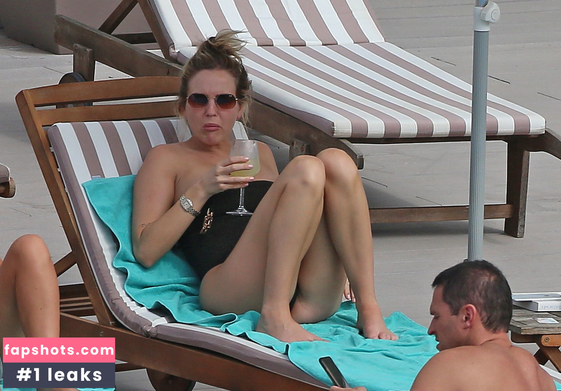 Lydia Bright gallery photo #10