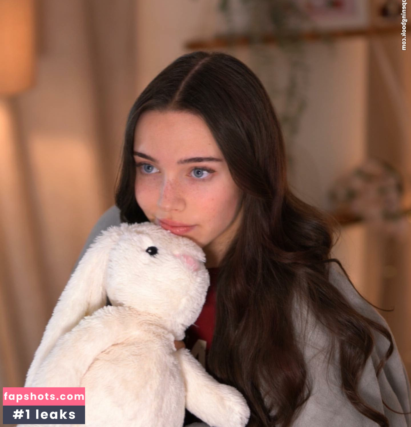 Lydia Coxson gallery photo #17