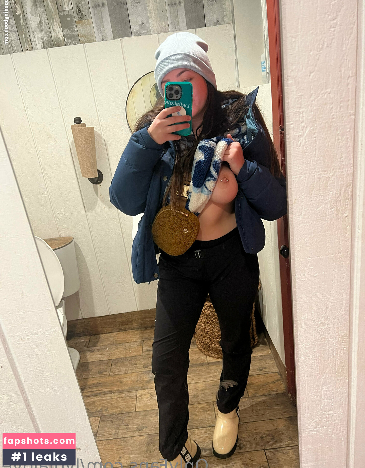 Lydia Love gallery photo #3