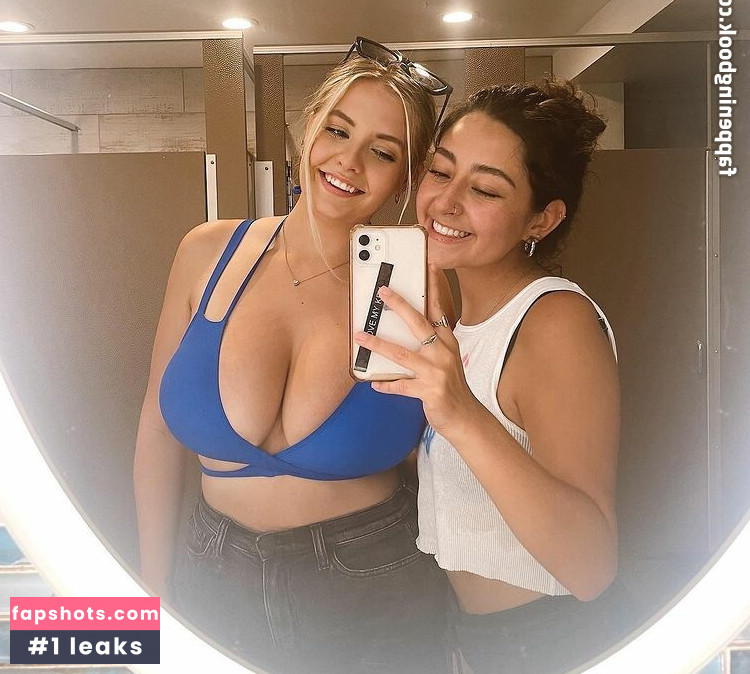 Lydia N gallery photo #25