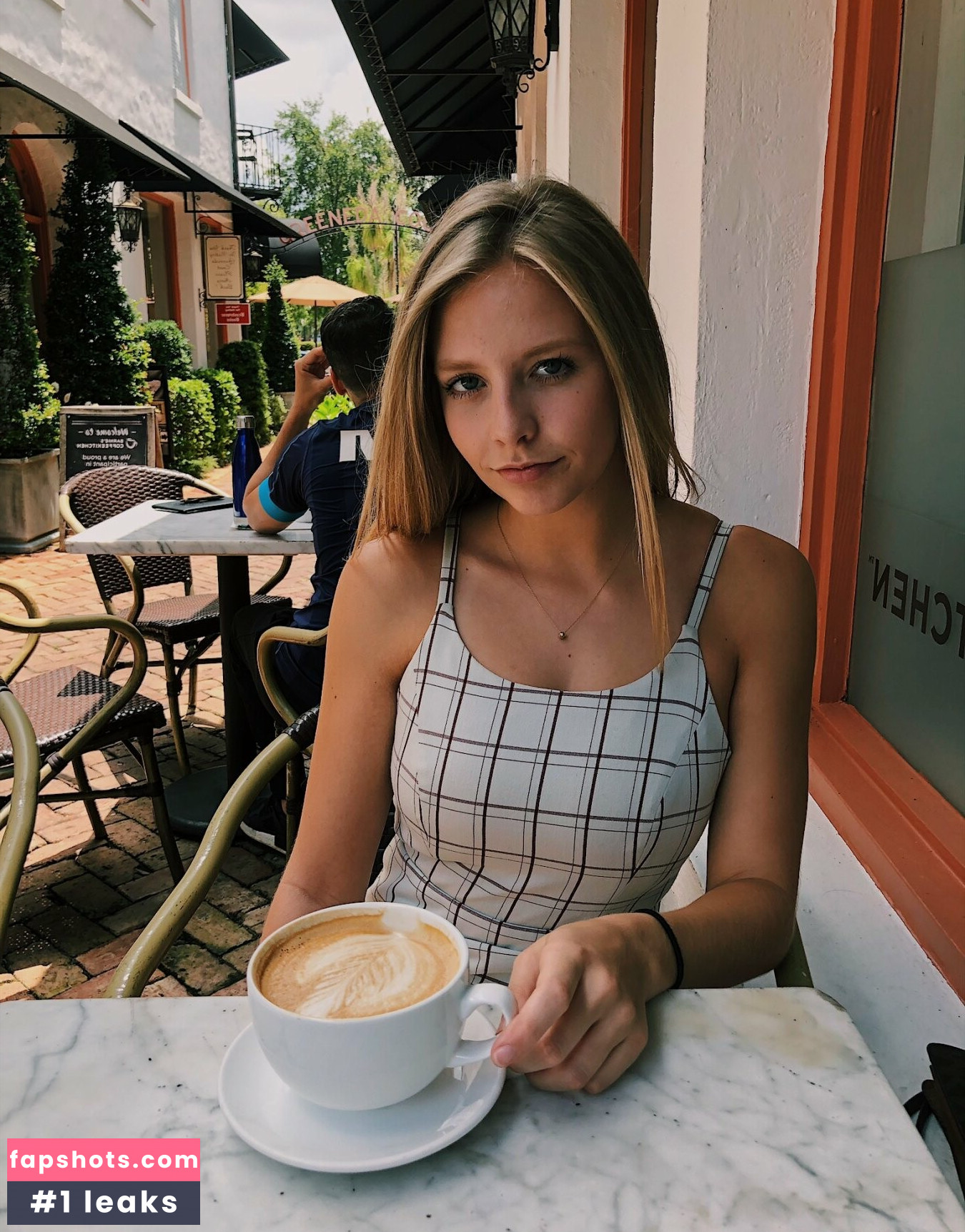 Lydia N gallery photo #26