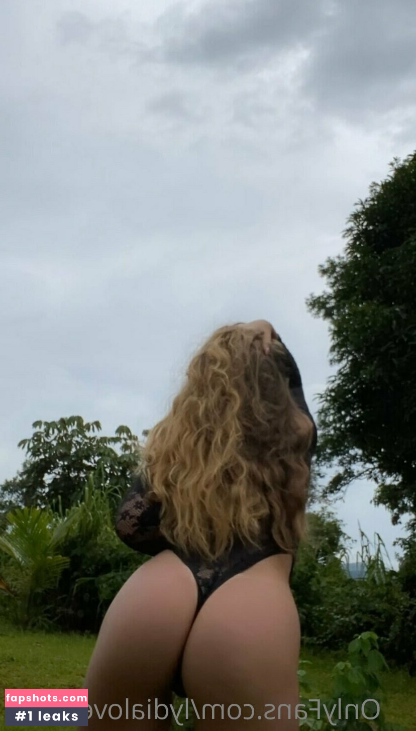 Lydia Renae gallery photo #20