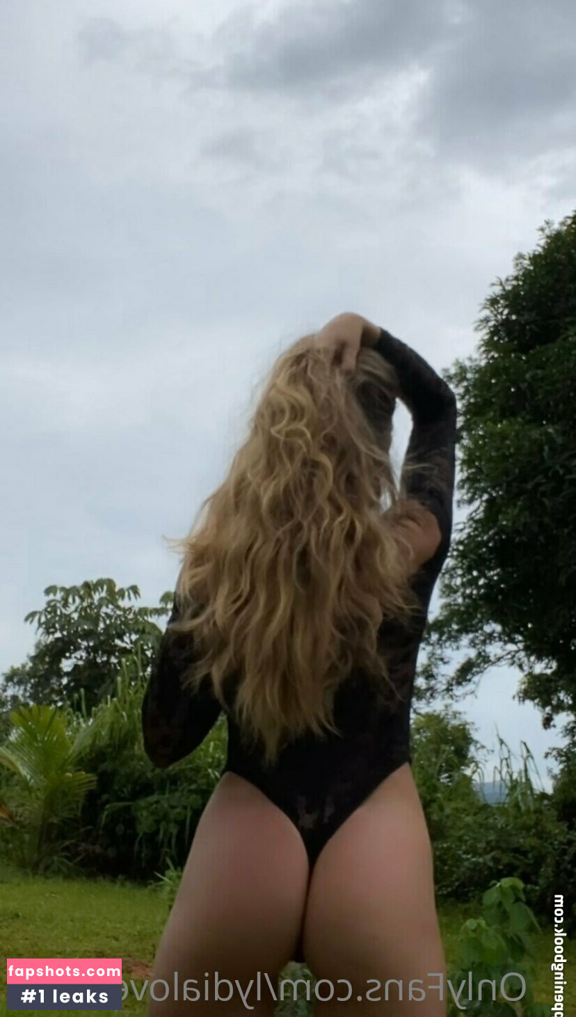 Lydia Renae gallery photo #26