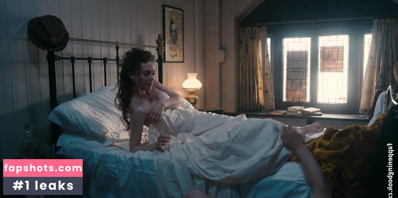 Lydia Wilson gallery photo #23