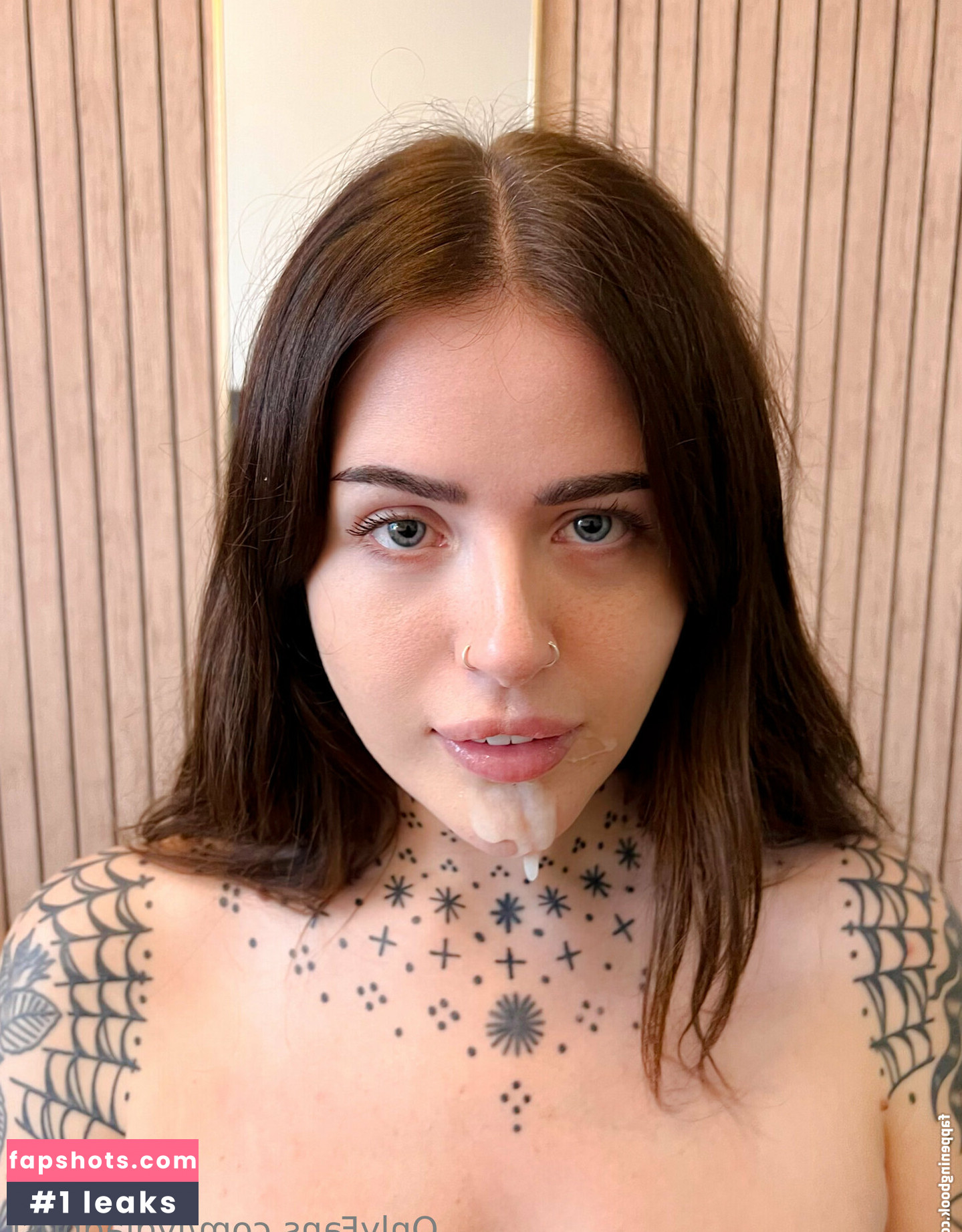 Lydiagh0st gallery photo #23