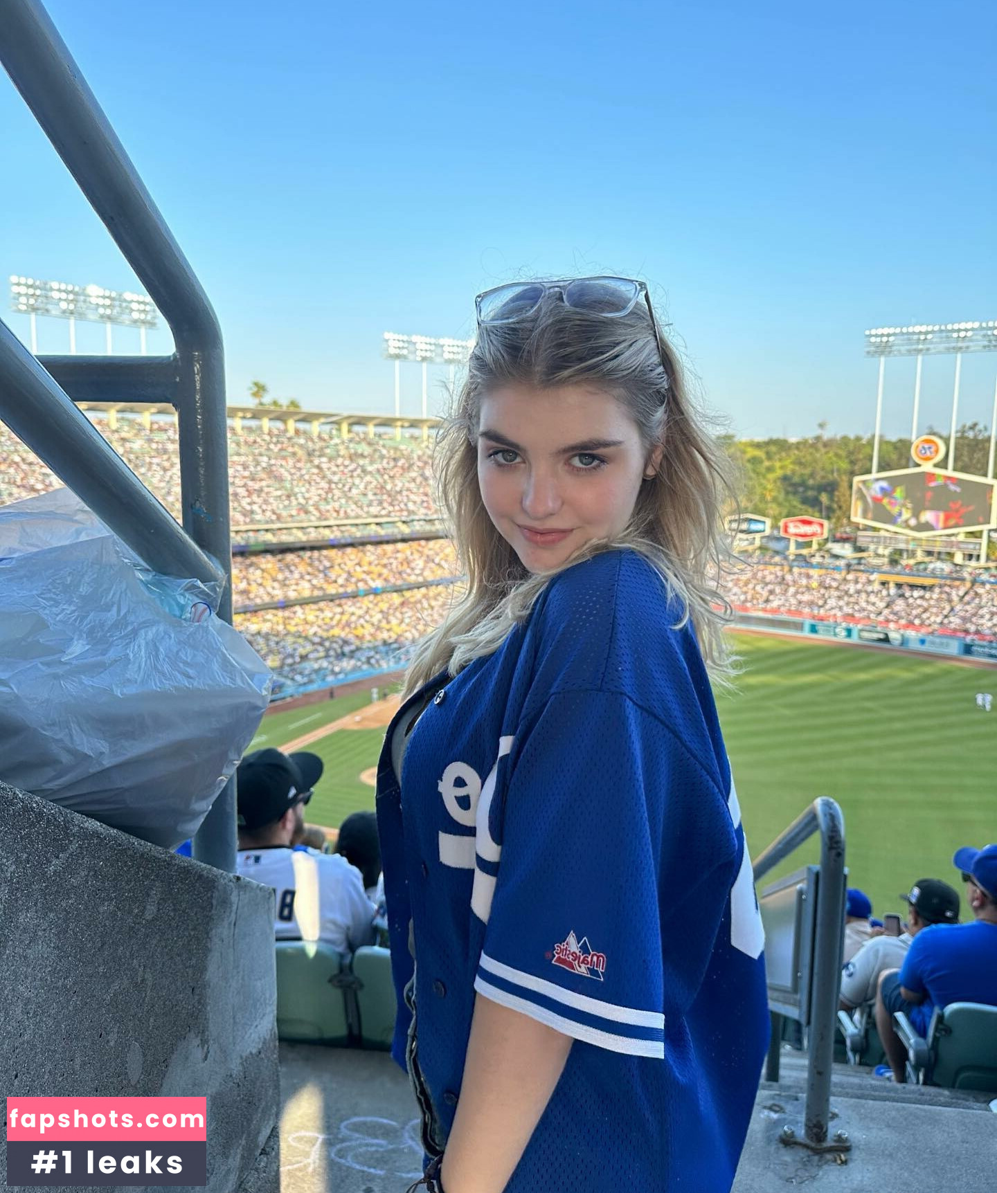 Lyliana Wray gallery photo #3