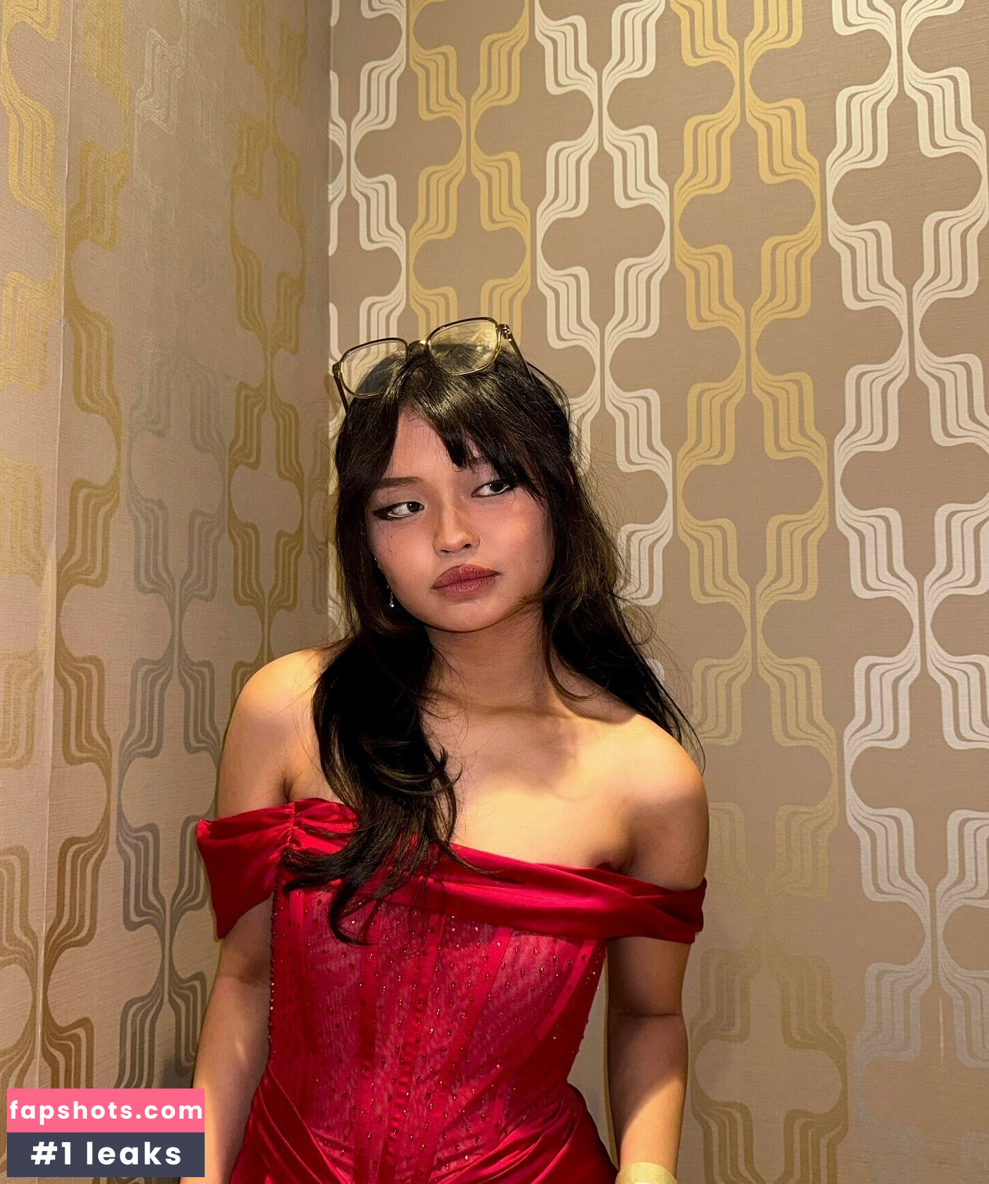 Lyn Lapid gallery photo #17