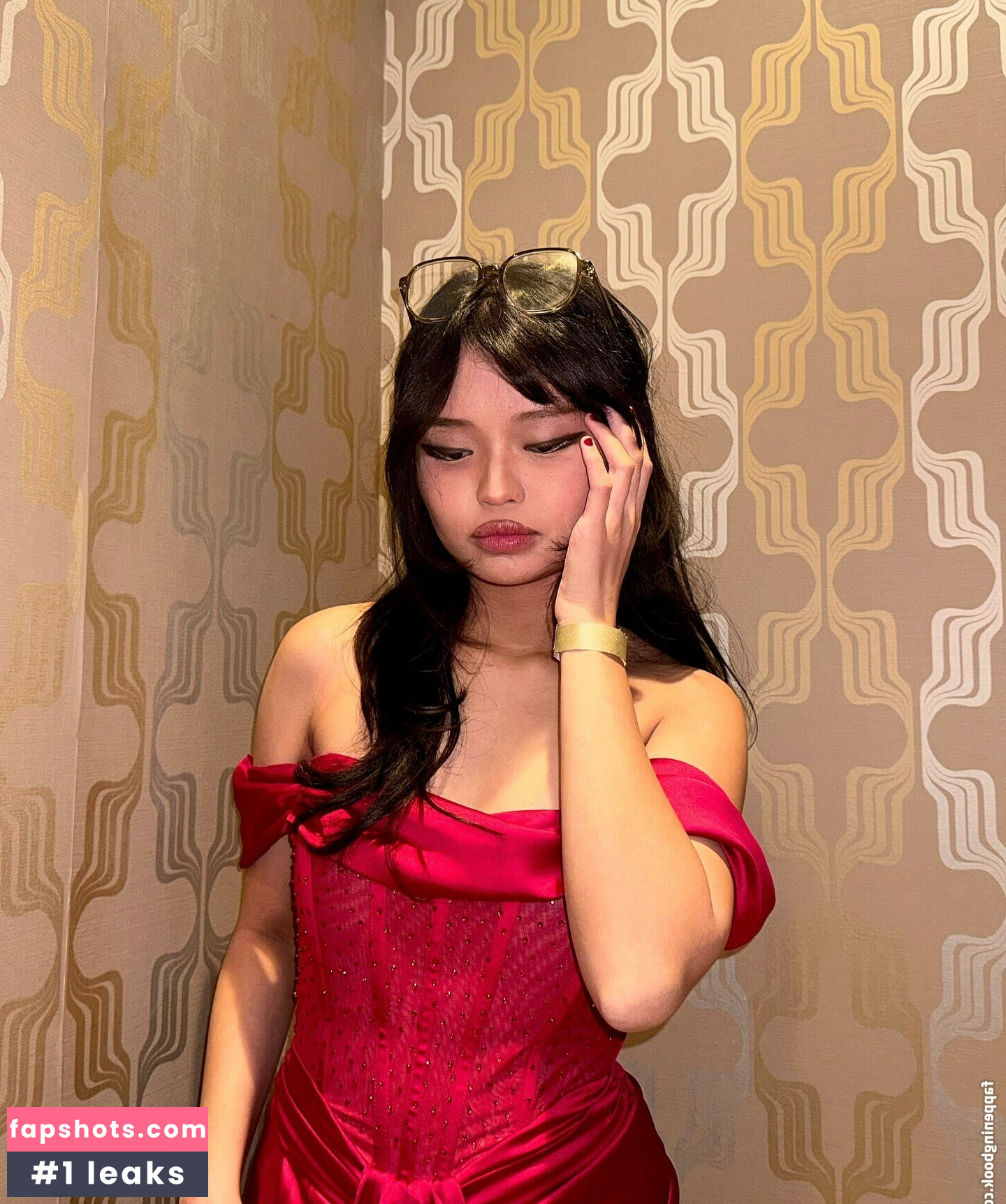 Lyn Lapid gallery photo #18