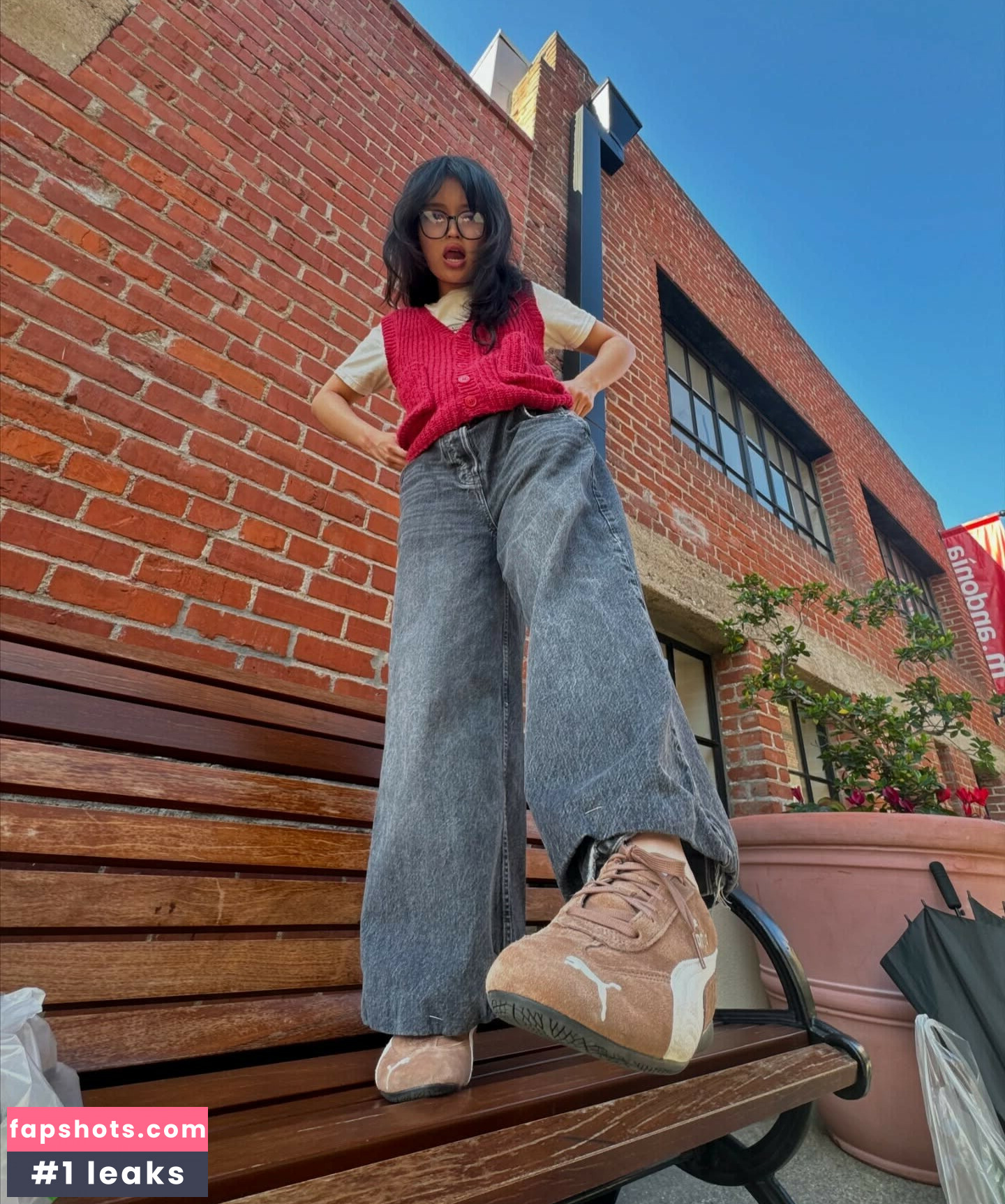 Lyn Lapid gallery photo #3