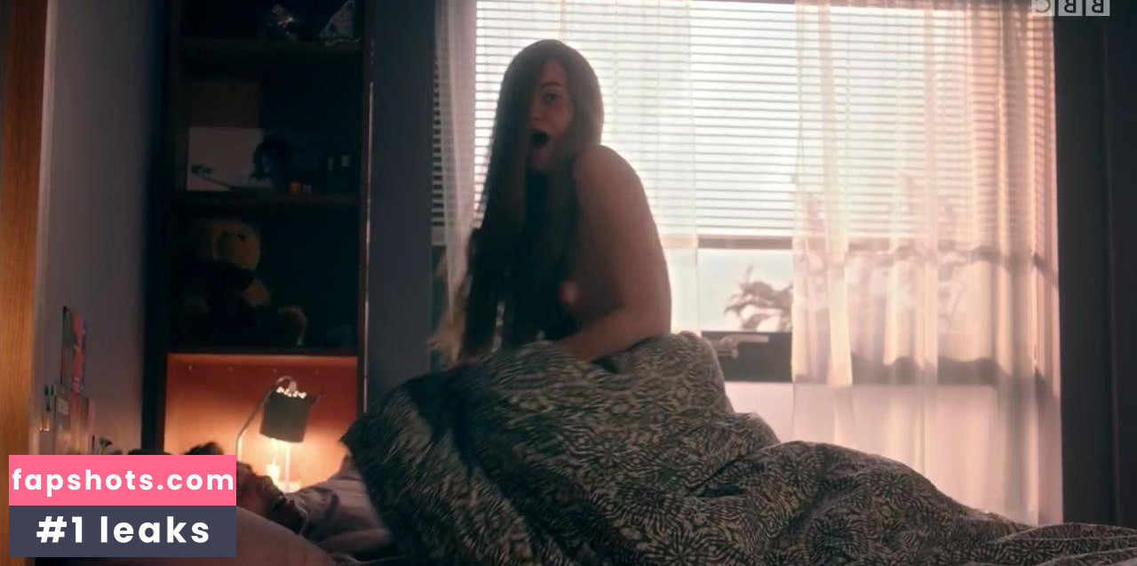 Lyndsey Craig nude babe gallery