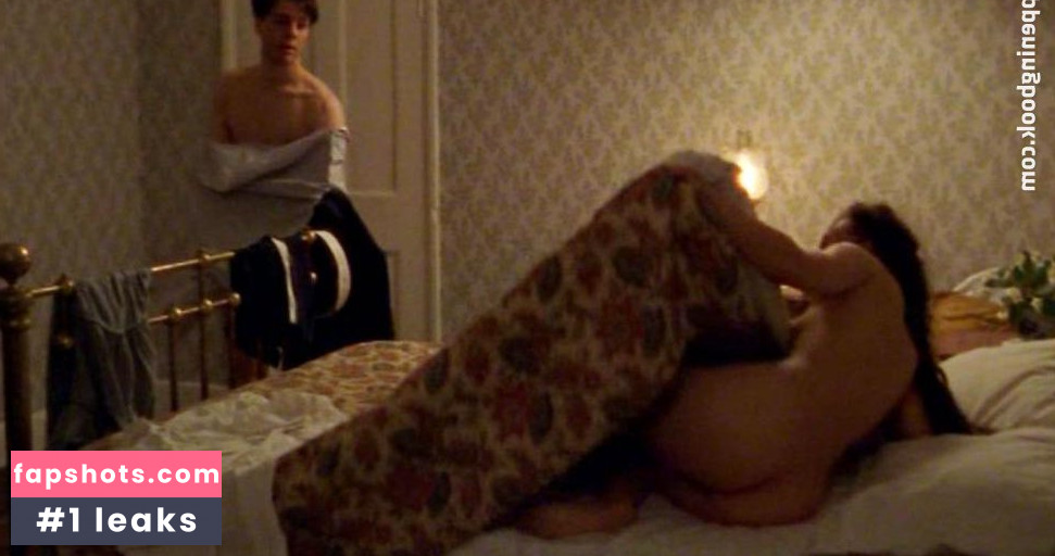 Lyndsey Marshal gallery photo #12