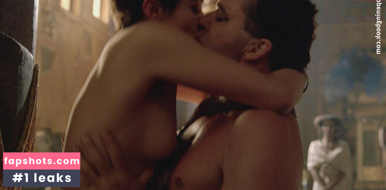 Lyndsey Marshal gallery photo #17