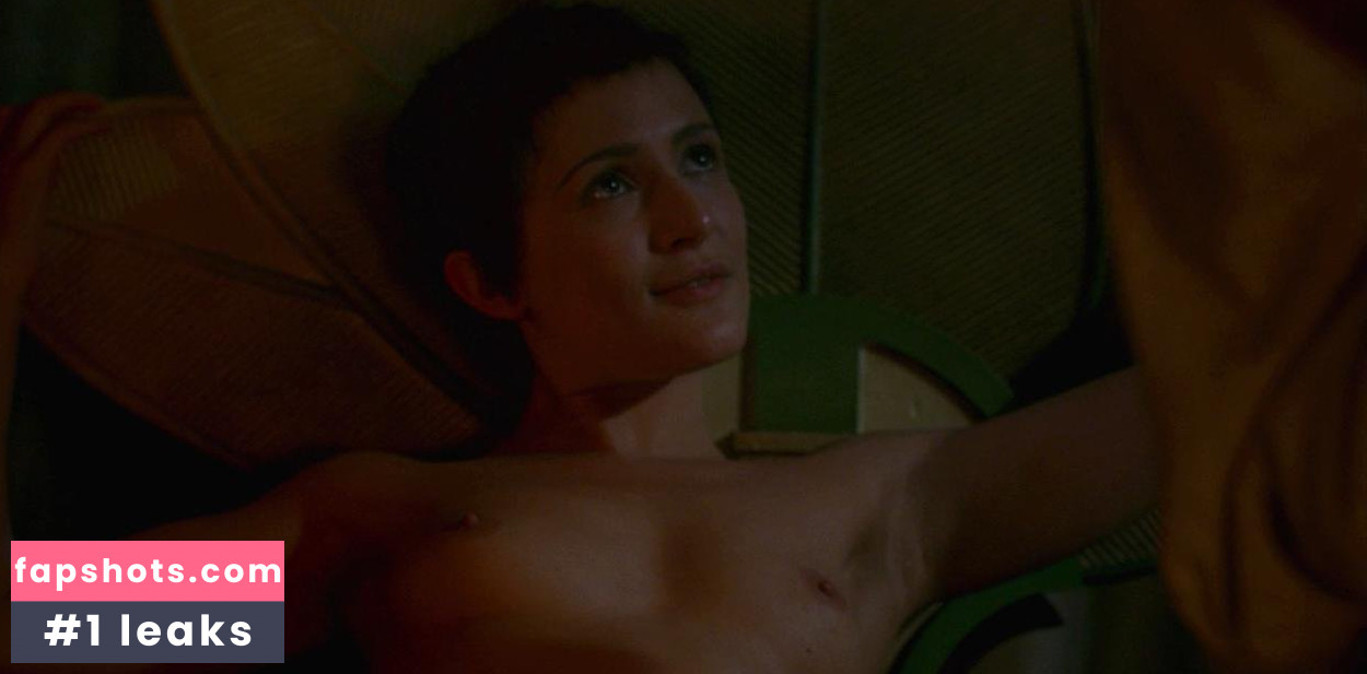 Lyndsey Marshal gallery photo #23