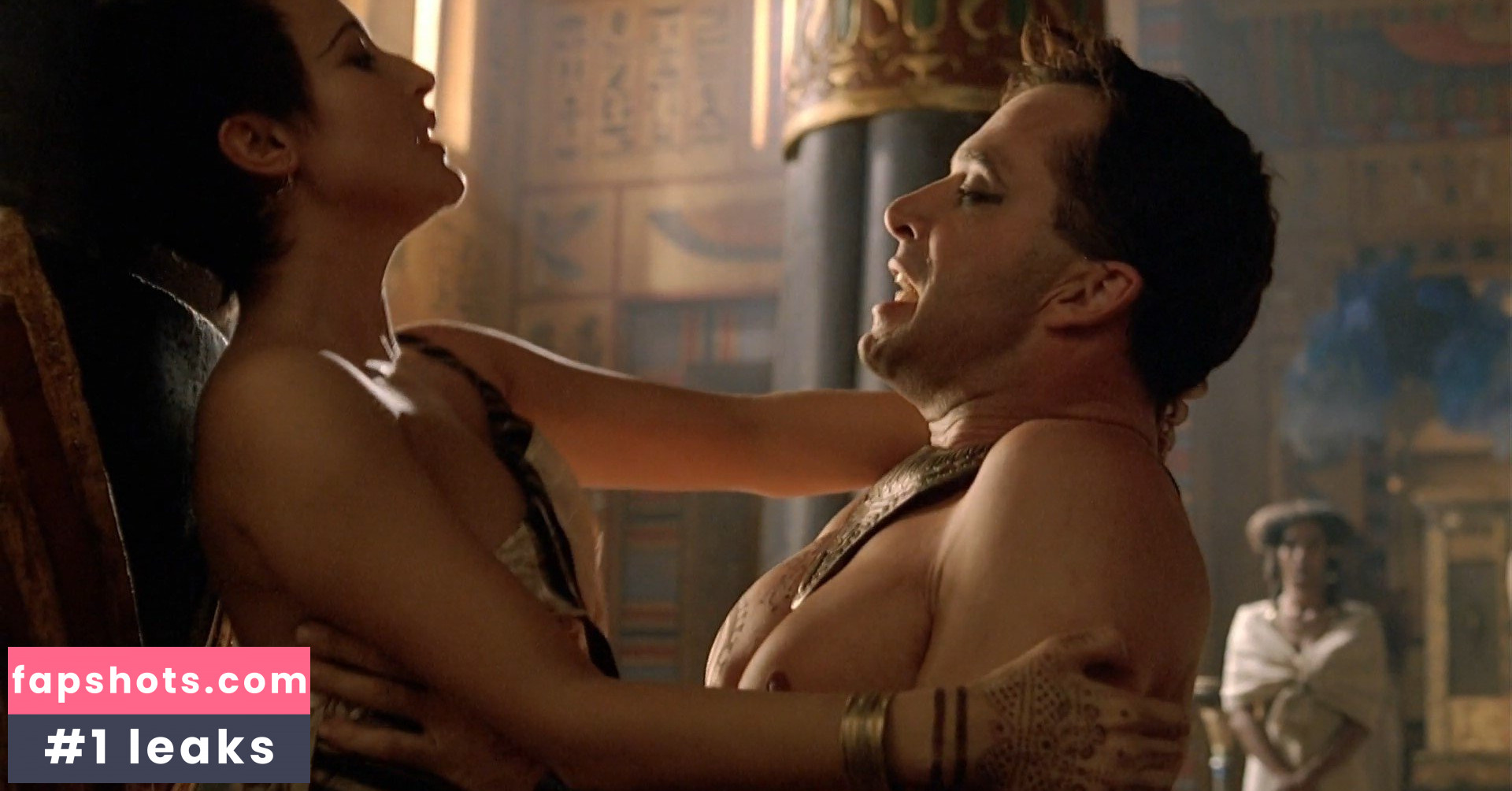 Lyndsey Marshal gallery photo #5