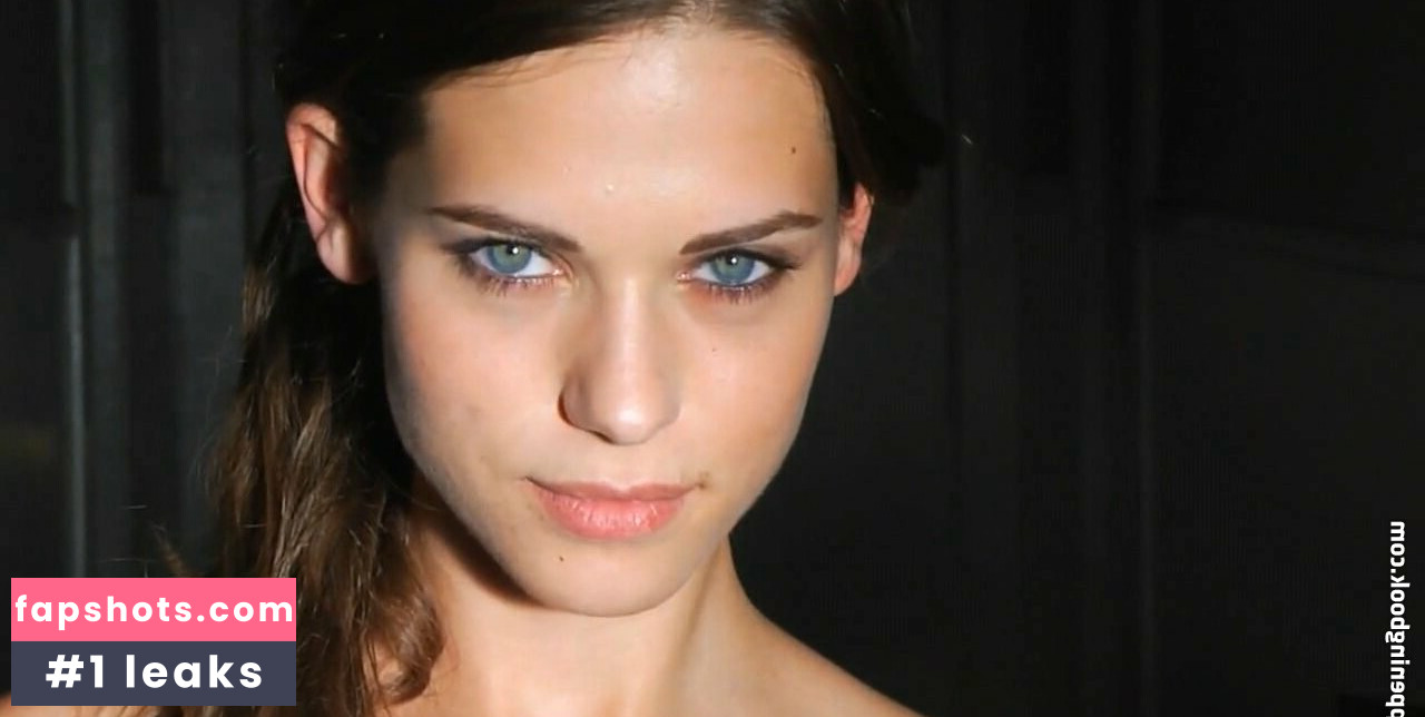 Lyndsy Fonseca Nude Leaks OnlyFans Photos #14 - LeakJerk